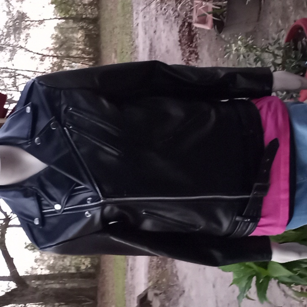 EUC "Benibos" black leather jacket